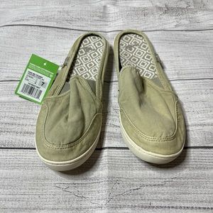 Dree me cruiser Sanuk  slide on .